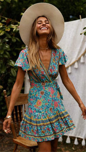 Minivestido bohemio con estampado floral verde
