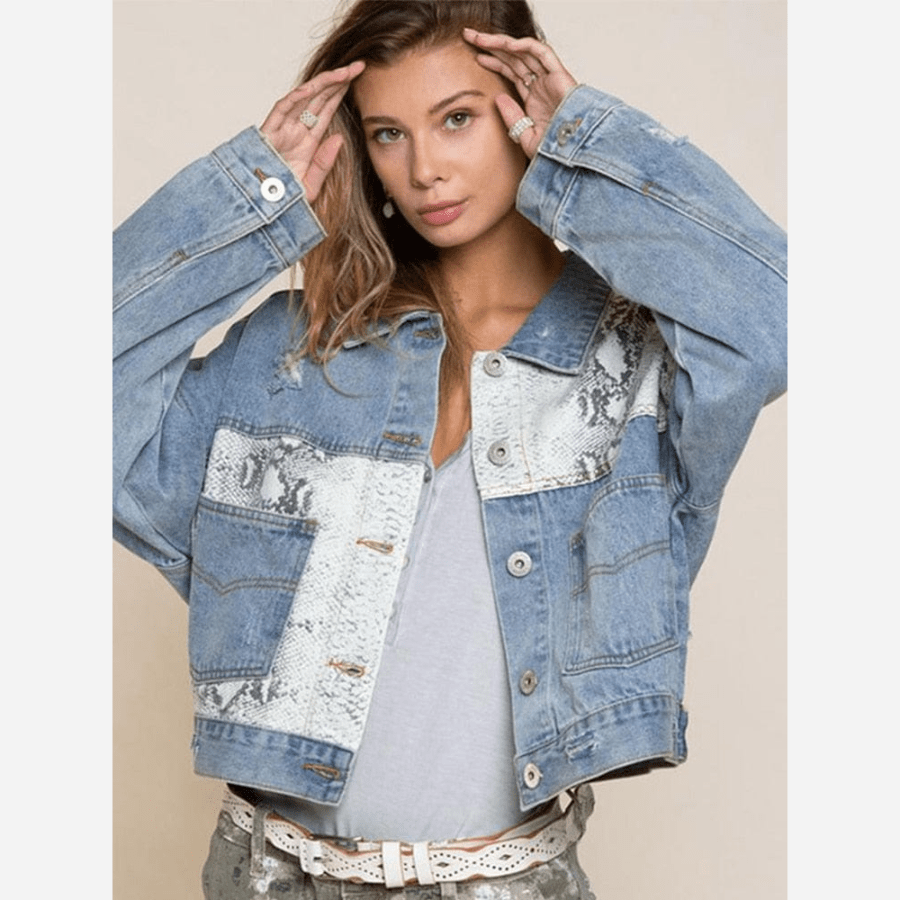 Chaqueta vaquera con estampado de serpiente bohemio